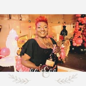 Meet your Posher, Renita